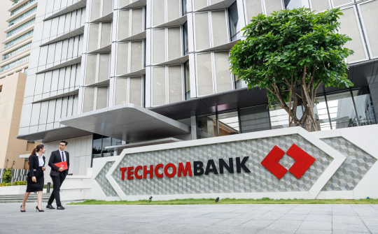 Techcombank được S&P Global Ratings xếp hạng "BB-" và triển vọng "ổn định"
