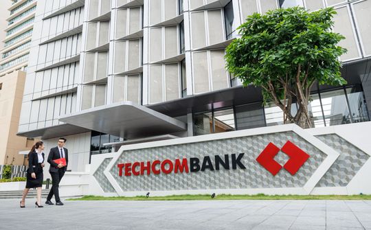 Techcombank được S&P Global Ratings xếp hạng "BB-" và triển vọng "ổn định"