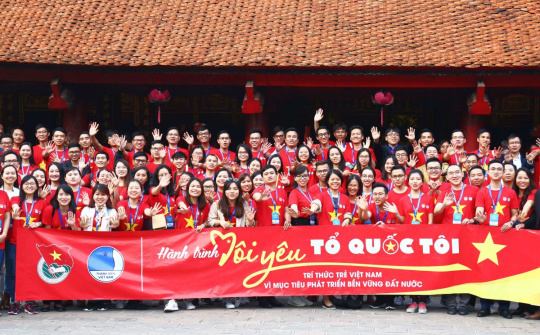 Cơ hội và thách thức đối với trí thức Việt Nam, giải pháp xây dựng đội ngũ trí thức đáp ứng yêu cầu thời kỳ mới