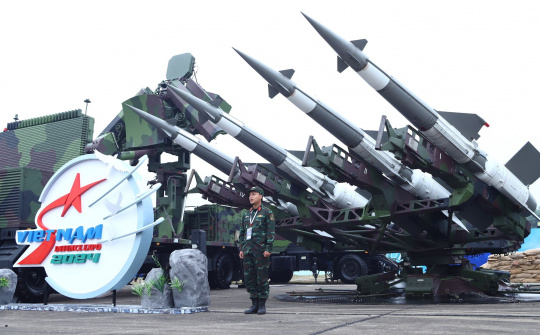 Vietnam International Defence Expo 2024 impresses foreign guests