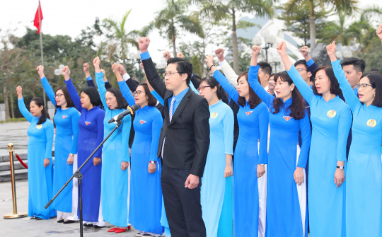Bảo vệ nền tảng tư tưởng của Đảng dưới góc độ chống chủ nghĩa cá nhân nhìn từ cuộc đấu tranh trong chính bản thân mỗi cán bộ, đảng viên