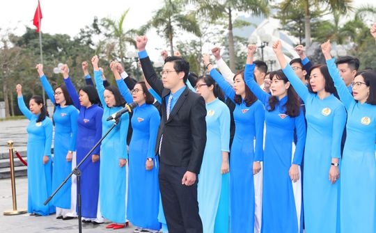 Bảo vệ nền tảng tư tưởng của Đảng dưới góc độ chống chủ nghĩa cá nhân nhìn từ cuộc đấu tranh trong chính bản thân mỗi cán bộ, đảng viên