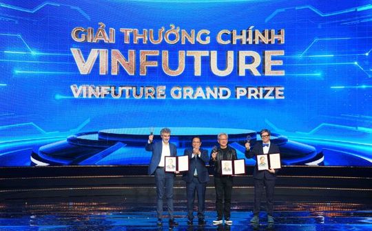 Chủ nhân VinFuture 2024 Jensen Huang: Người đặt nền tảng cho đột phá trí tuệ nhân tạo