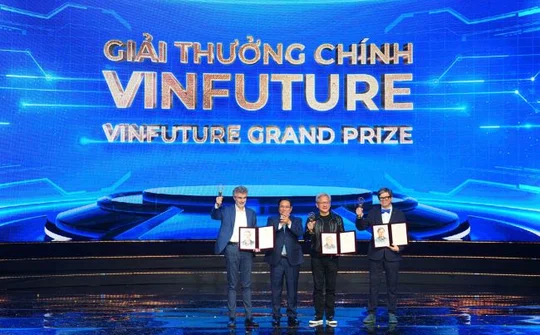 Chủ nhân VinFuture 2024 Jensen Huang: Người đặt nền tảng cho đột phá trí tuệ nhân tạo