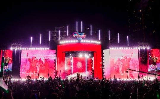 Imagine Dragons và dàn sao Việt mang khoảnh khắc bùng nổ tới 8WONDER Winter