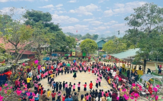 Tet celebrations" colours of Vietnamese ethnic minorities