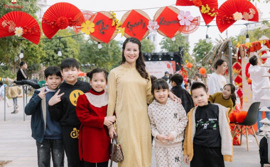 Thạc sỹ tiếng Trung xinh đẹp kể chuyện ăn Tết xứ người