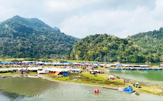 Khai hội Xuân lồng tồng Ba Bể