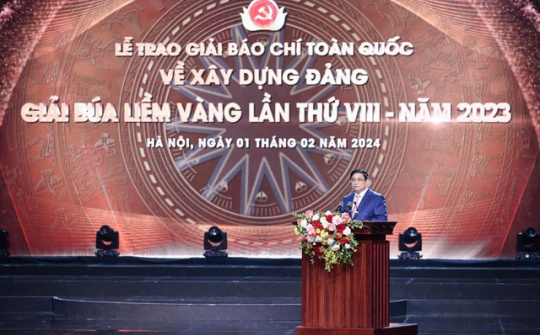 Phải đặc biệt coi trọng và đẩy mạnh hơn nữa công tác xây dựng, chỉnh đốn Đảng toàn diện