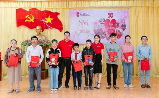 SeABank mang hơi ấm mùa xuân đến với những người có hoàn cảnh khó khăn