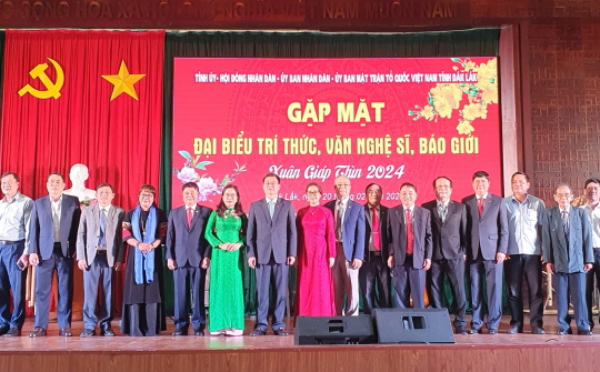 Đắk Lắk: Đội ngũ trí thức văn nghệ sĩ, báo giới đóng góp tích cực vào phát triển của địa phương