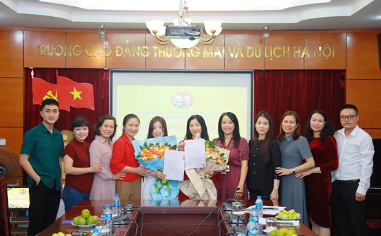 Xây dựng đội ngũ đảng viên trẻ tại trường Cao đẳng Thương mại và Du lịch Hà Nội
