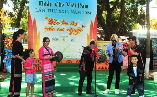 Đắk Lắk: Đầy đủ sắc màu tại Ngày thơ Việt Nam