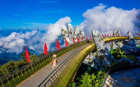 Phát triển du lịch toàn diện, nhanh và bền vững
