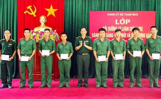 Hồ Chí Minh với việc xây dựng đội ngũ cán bộ, đảng viên của lực lượng vũ trang