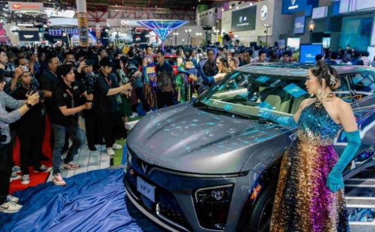 Truyền thông quốc tế chỉ ra lợi thế đặc biệt của VinFast trong cuộc đua xe điện toàn cầu