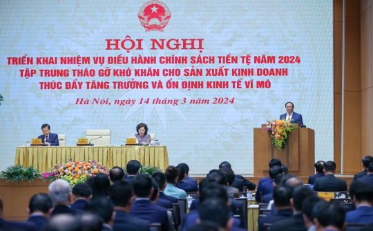 "Non cao cũng có đường trèo. Đường dẫu hiểm nghèo cũng có lối đi"