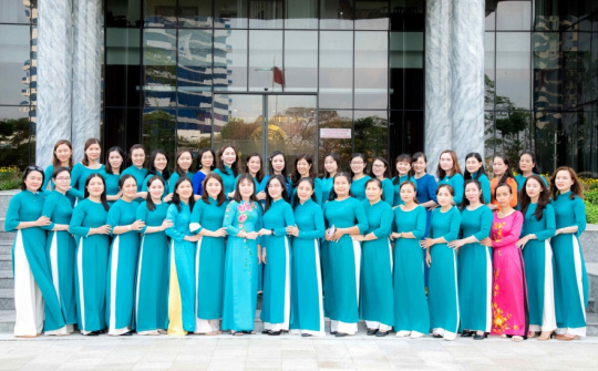 Ca Mau women respond to the “Vietnam Ao dai Week” in 2024