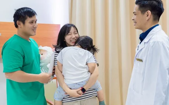 Vinmec “sửa” trái tim cho bệnh nhi 3 tuổi bằng phương pháp phẫu thuật nội soi toàn bộ