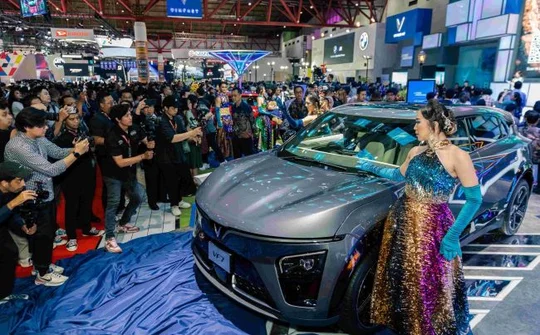 Cận cảnh bán tải điện VF Wild xuất hiện tại Thái Lan, chuẩn bị ra mắt hoành tráng tại Triển lãm Ô tô Quốc tế Bangkok