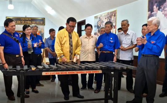 Nguyên Chủ tịch nước Nguyễn Minh Triết dự gặp gỡ các thế hệ cán bộ Đoàn Sông Bé - Bình Dương - Bình Phước