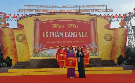 Hội thi và trưng bày Mâm ngũ quả tiến Vua