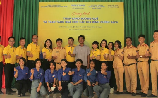 Cục CSGT chung tay cùng Nam Á Bank chăm lo cho các gia đình chính sách