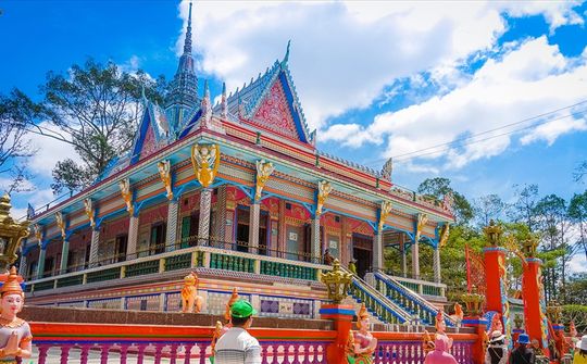 Thủ tướng chúc mừng đồng bào Khmer dịp Tết Chôl Chnăm Thmây
