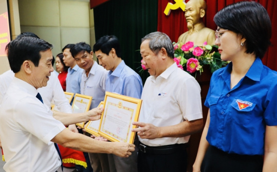 Khanh Hoa’s businesses reward typical collectives, individuals in studying and following Uncle Ho