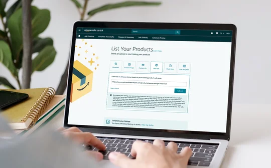 Amazon tăng cường tính năng Gen AI giúp nhà bán hàng đăng tải sản phẩm  hiệu quả