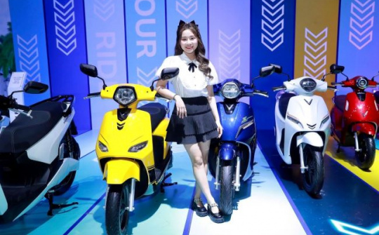 Khách hàng mua xe máy điện “sướng” với chương trình “3 tốt”