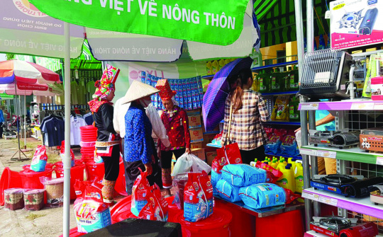 Người dân vùng biên tin dùng hàng Việt chất lượng cao