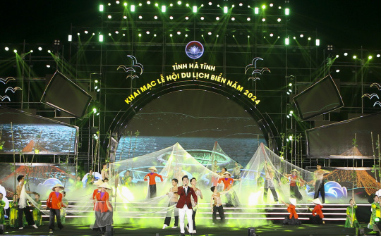 Khai mạc Lễ hội Du lịch biển Hà Tĩnh năm 2024