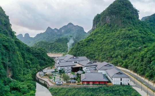 Di chuyển miễn phí bằng tuyến shuttle bus từ Hạ Long về Yoko Onsen Quang Hanh