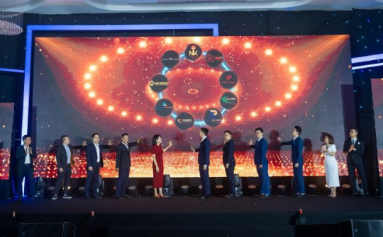 Không chỉ tấp nập đón khách du lịch, Sầm Sơn “dậy sóng” với Lễ ra quân dự án The Pathway