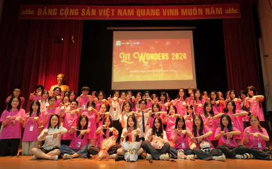 Talkshow văn học và nghệ thuật LIT WONDER 2024 " Dạ Huyền": Con người trong văn học Việt Nam sau năm 1986