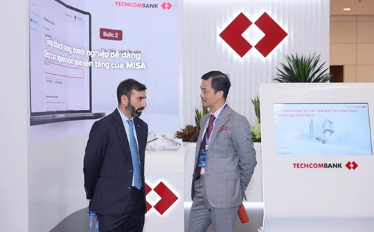 Techcombank tiên phong chuyển đổi tài chính số, nâng tầm trải nghiệm liền mạch và bảo mật của người dân