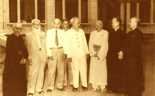 Tư tưởng Hồ Chí Minh về đoàn kết tôn giáo và sự vận dụng của Đảng ta về tôn giáo trong văn kiện Đại hội XIII