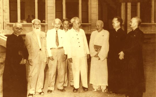 Tư tưởng Hồ Chí Minh về đoàn kết tôn giáo và sự vận dụng của Đảng ta về tôn giáo trong văn kiện Đại hội XIII
