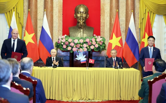 Việt Nam và Liên bang Nga ký kết 11 văn kiện hợp tác