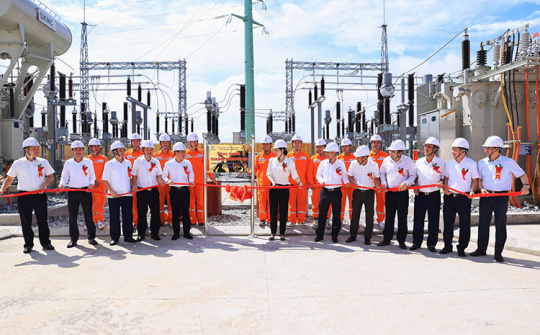 EVNNPC: Gắn biển công trình TBA 110kV chào mừng 55 năm thành lập Tổng công ty Điện lực miền Bắc