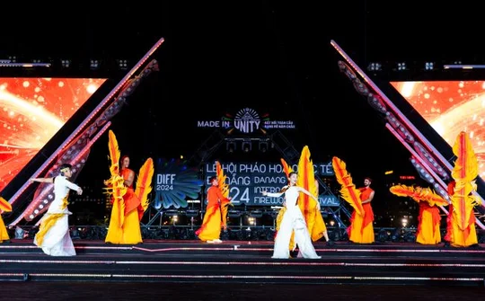 DIFF 2024 trước giờ G: Các ca sỹ hàng đầu showbiz Việt cùng hàng trăm vũ công tổng duyệt cho đêm “khai pháo”