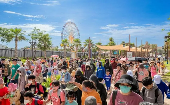Du khách ồ ạt đổ về NovaWorld Phan Thiet trong ngày 'Cảm ơn Bình Thuận'