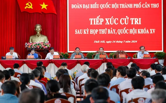 Cử tri phấn khởi khi kinh tế phục hồi mạnh, lương cơ sở tăng