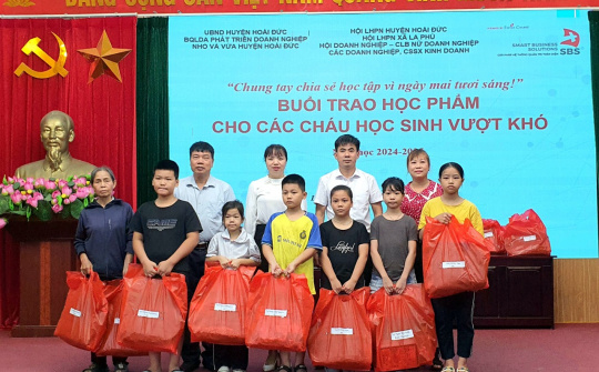 Trao học bổng cho 58 học sinh có hoàn cảnh khó khăn xã La Phù