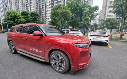 Chủ xe VinFast VF 9: ‘Vừa có trải nghiệm vượt trội, vừa không lo mất giá’