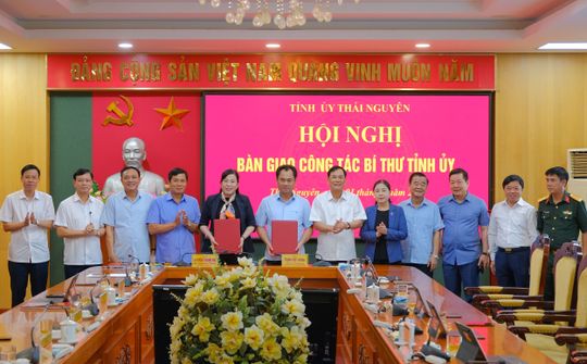 Thái Nguyên: Bàn giao công tác Bí thư Tỉnh ủy