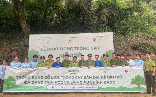 Hành trình thiện nguyện phối hợp trồng cây lâm nghiệp làm cảnh và cây bản địa quí hiếm trên địa bàn huyện Lang Chánh