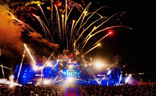 Lễ hội Vịnh ánh sáng quốc tế 2024 - Cách làm sáng tạo của Nha Trang trong công tác phát triển du lịch xanh