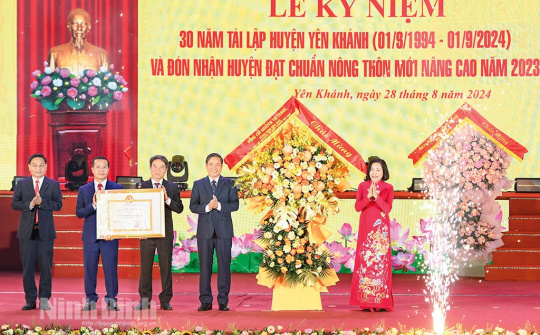 Huyện đầu tiên của tỉnh Ninh Bình đạt chuẩn huyện nông thôn mới nâng cao